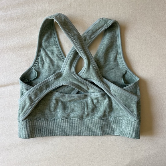 Camo gymshark sports bra - Picture 3 of 3